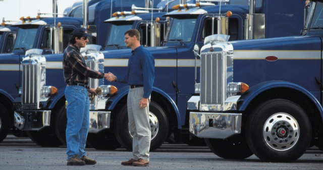commercial truck relationship-based lender - peterbilt.png